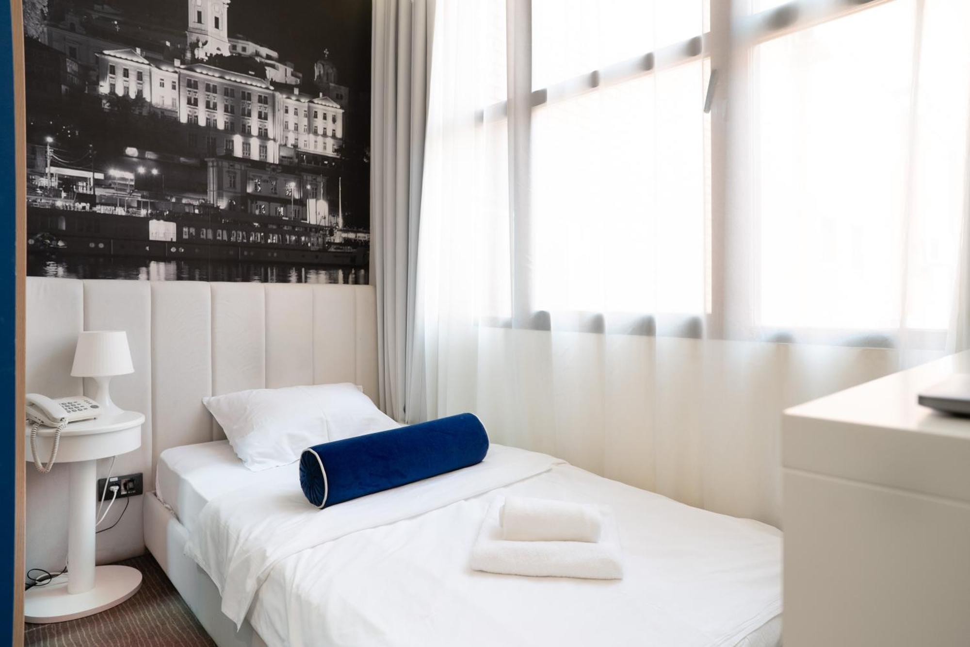 Hotel Passport Белград Екстериор снимка